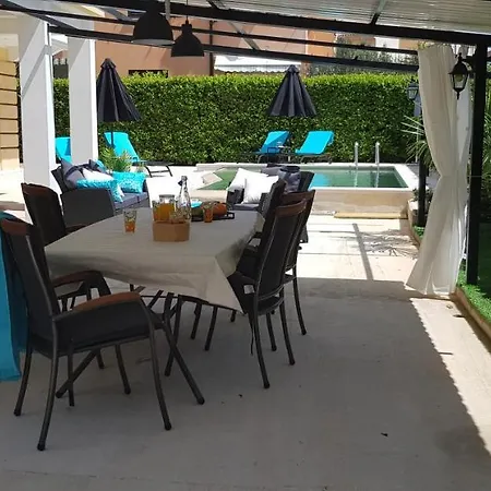 Apartmens Alenka * 로비니