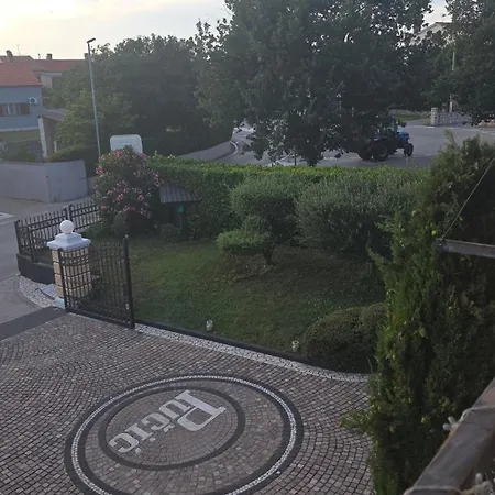 Apartmens Alenka Apartament *