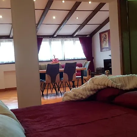 Daire Apartmens Alenka